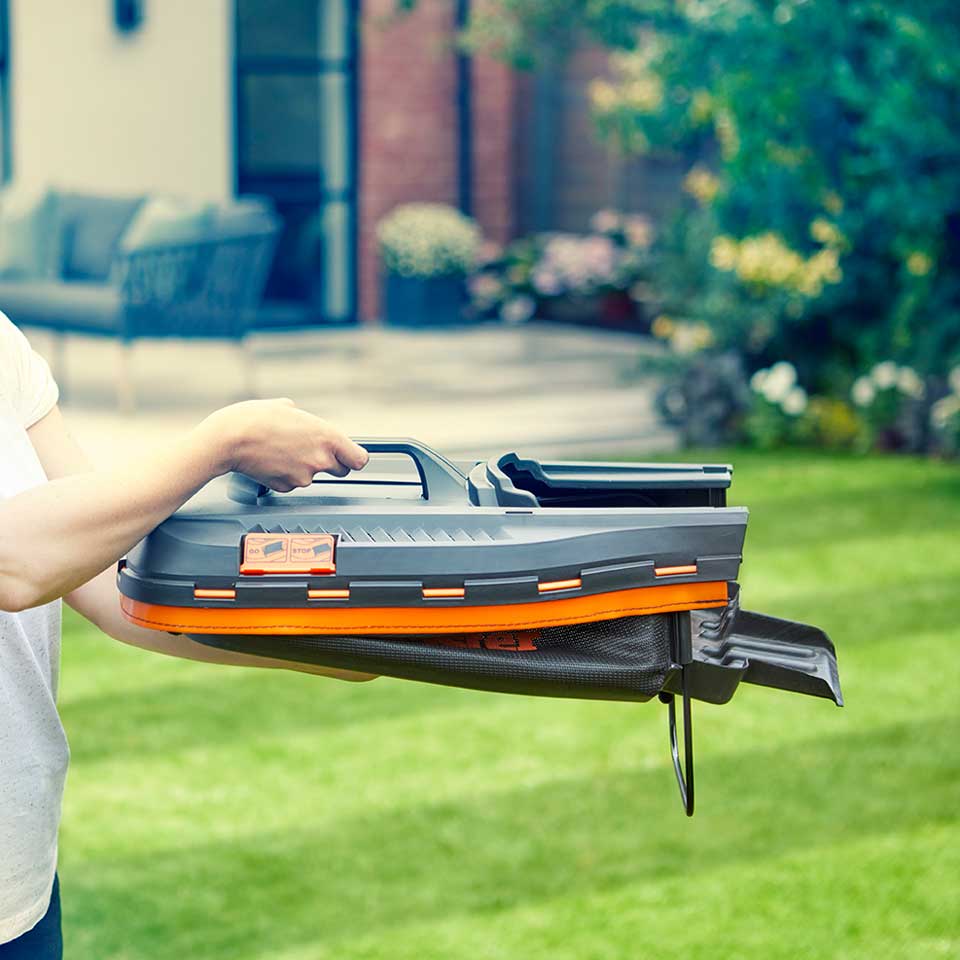 LawnMaster MX 24V 37cm | Cordless Lawn Mower with Spare Battery - Image 5