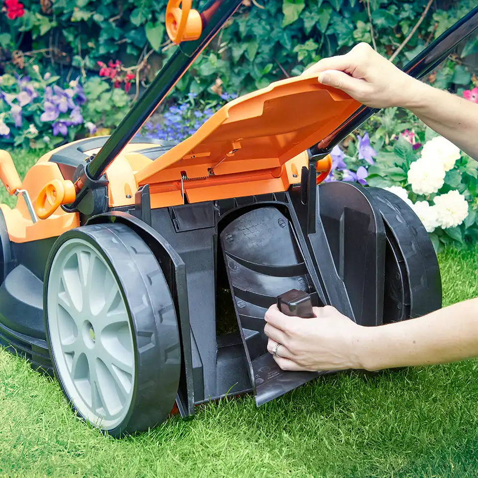 LawnMaster 1800W 40cm | Electric Lawnmower with 25cm Grass Trimmer Set - Image 5