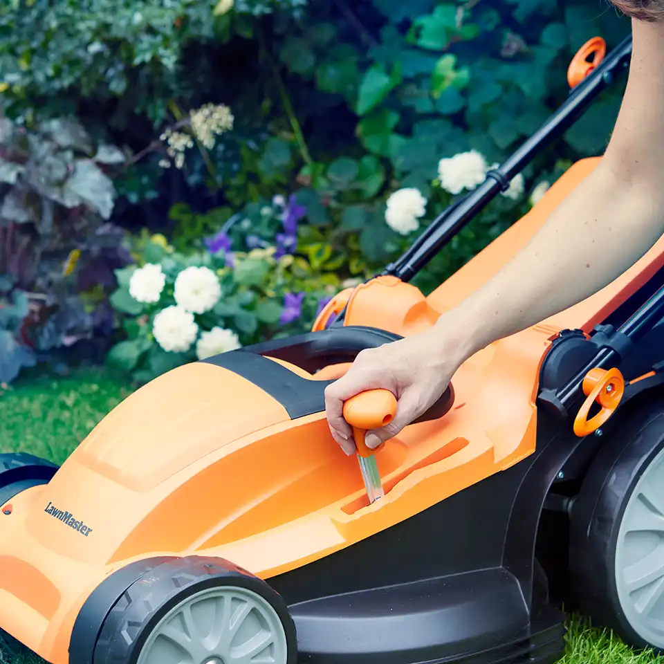 LawnMaster 1800W 40cm | Electric Lawnmower with 25cm Grass Trimmer Set - Image 6