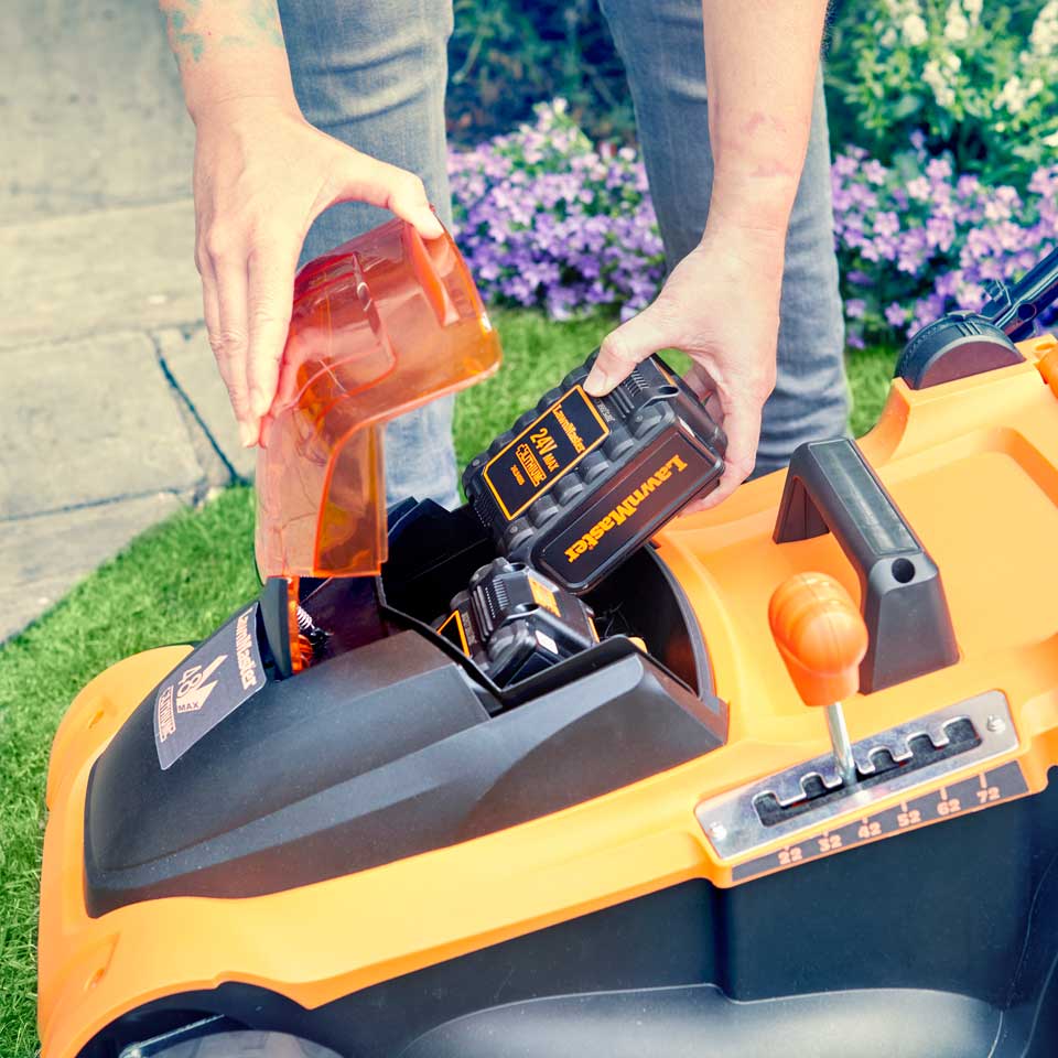 LawnMaster 48V 41cm | Cordless Lawn Mower with Spare Batteries - Image 3