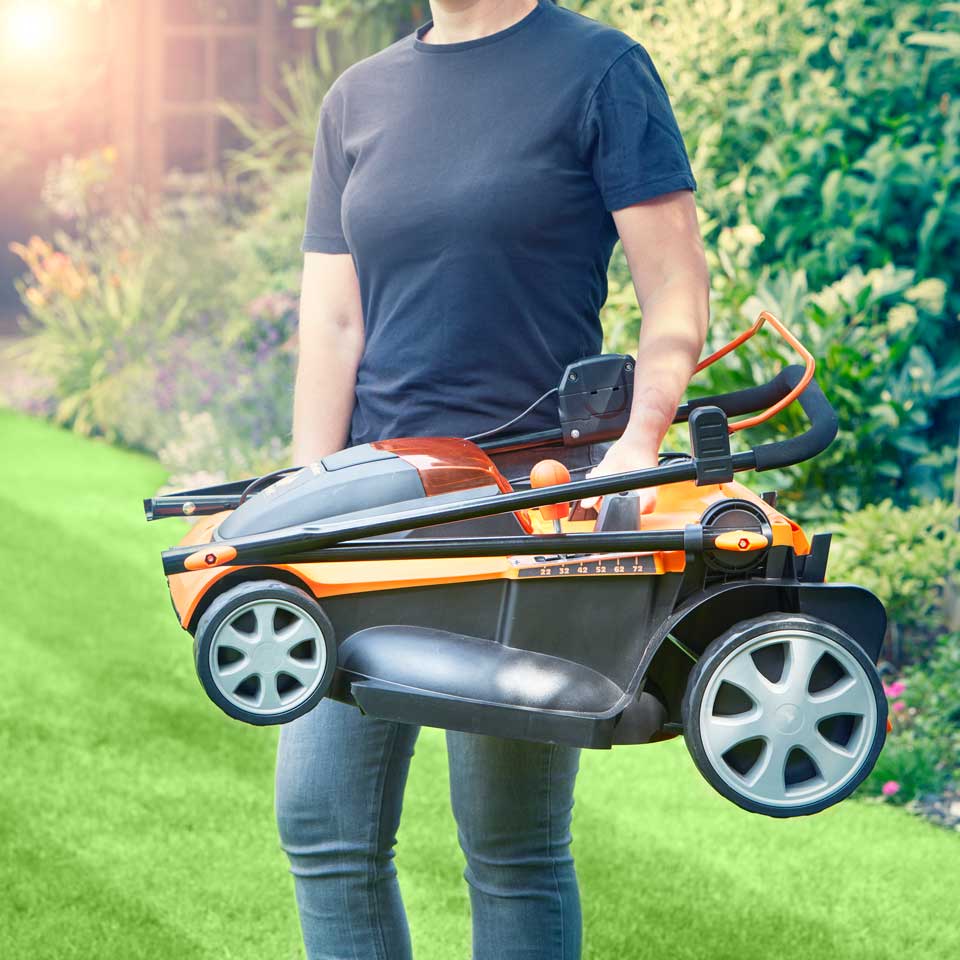 LawnMaster 48V 41cm | Cordless Lawn Mower with Spare Batteries - Image 6