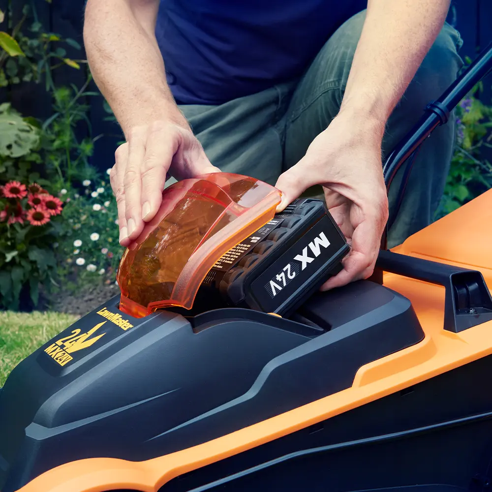 LawnMaster MX 24V 32cm | Cordless Lawn Mower - Image 3