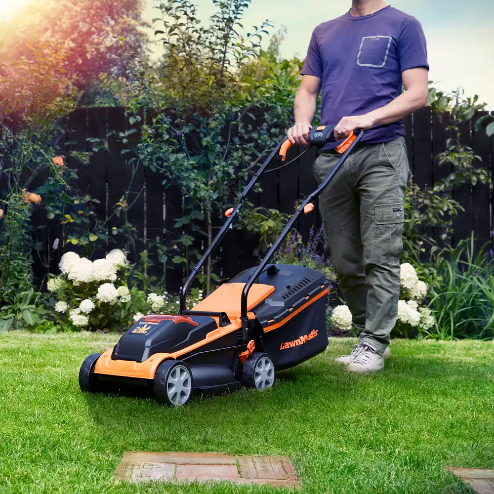 LawnMaster MX 24V 32cm | Cordless Lawn Mower - Image 7