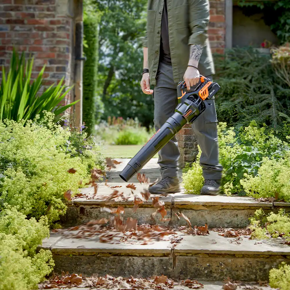 LawnMaster MX 24V Axial Cordless Leaf Blower | With Battery - Image 3