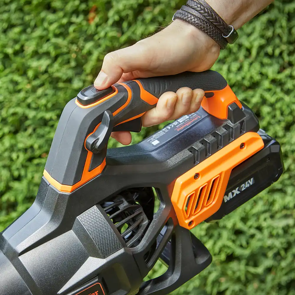 LawnMaster MX 24V Axial Cordless Leaf Blower | With Battery - Image 5