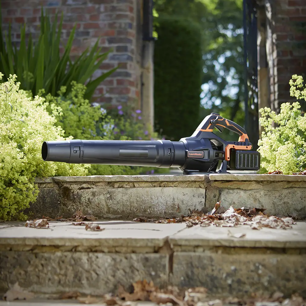 LawnMaster 48V Axial Cordless Leaf Blower | With Batteries - Image 3