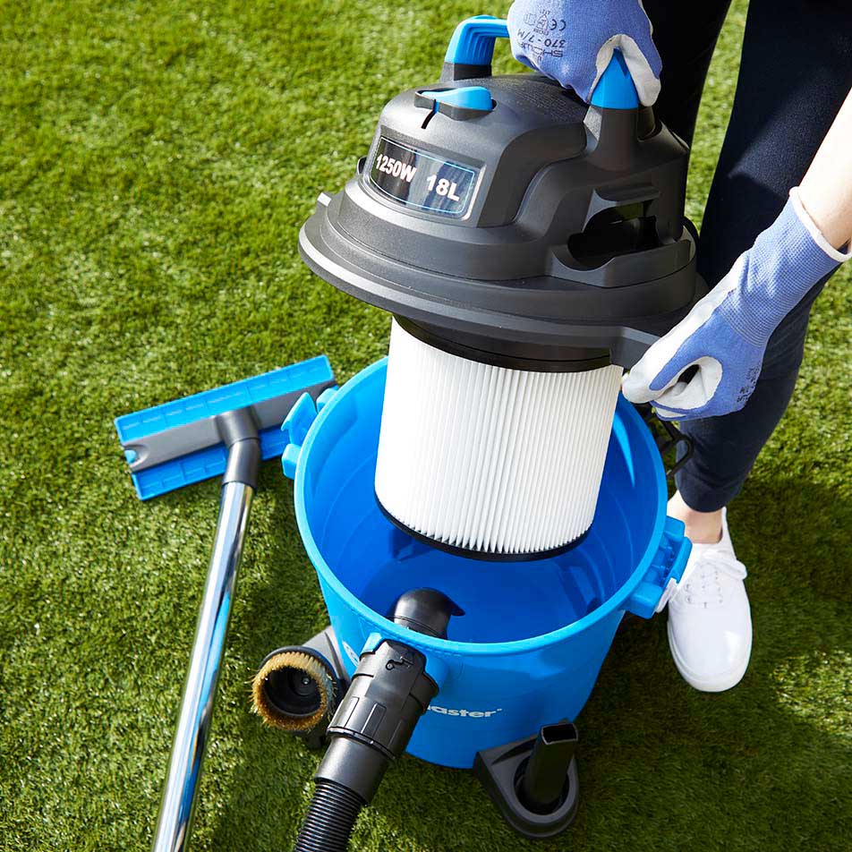 Vacmaster WD18 AG | Garden & Artificial Grass Vacuum Cleaner - Image 9